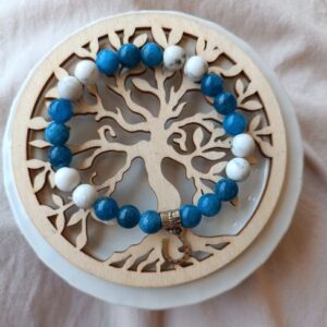 Bracelet apatite bleu et howlite